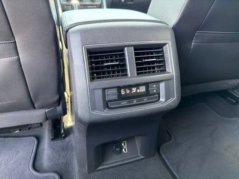 Used 2019 Volkswagen Atlas SE FWD image 28