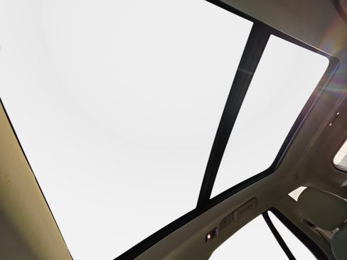 Used 2017 Volvo XC90 T6 Momentum w/ Vision Package AWD/4WD image 32