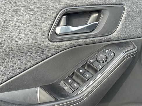 Used 2021 Nissan Rogue SV image 15