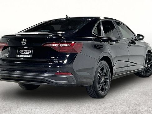 Used 2023 Volkswagen Jetta SE FWD image 2