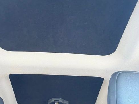 Used 2018 Jeep Renegade Limited w/ UConnect 8.4 Nav Group image 11