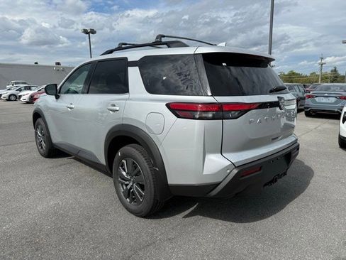 New 2025 Nissan Pathfinder SV image 6
