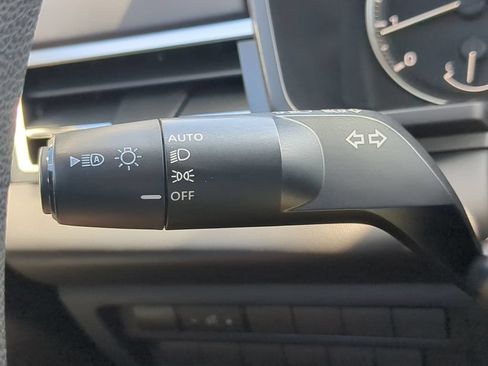 Used 2024 Mitsubishi Outlander ES FWD image 24