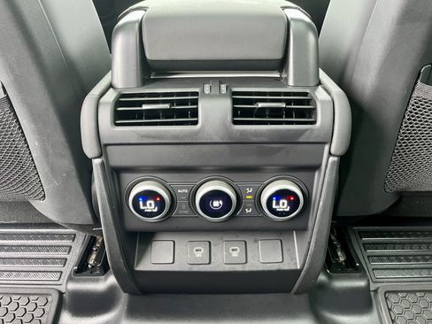 Certified 2025 Land Rover Defender 110 X-Dynamic SE AWD/4WD image 26