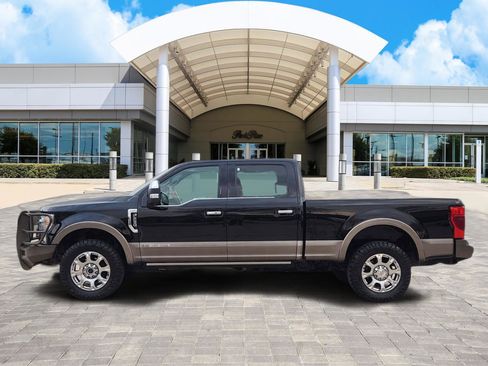 Used 2021 Ford F250 King Ranch w/ King Ranch Ultimate Package image 3