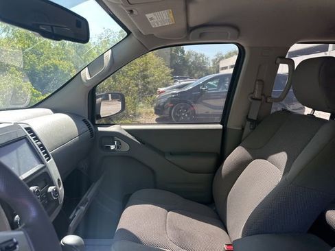 Used 2020 Nissan Frontier SV w/ Midnight Edition Floor Mats image 14