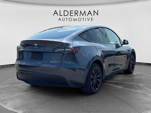 Used 2023 Tesla Model Y AWD image 5