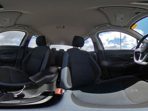 Used 2025 Nissan Versa SV image 37