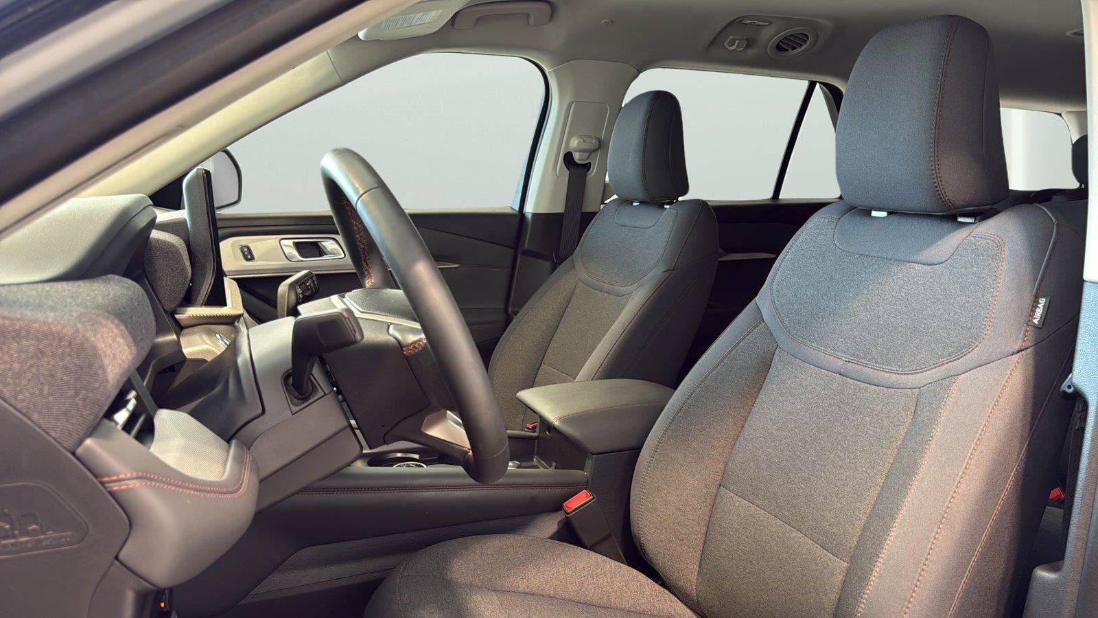 Certified 2025 Ford Explorer Active RWD image 10