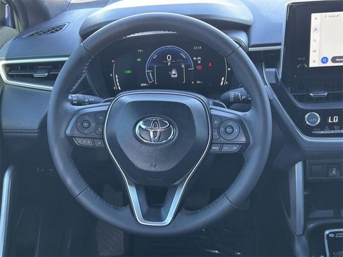 Used 2025 Toyota Corolla Cross AWD Hybrid image 39