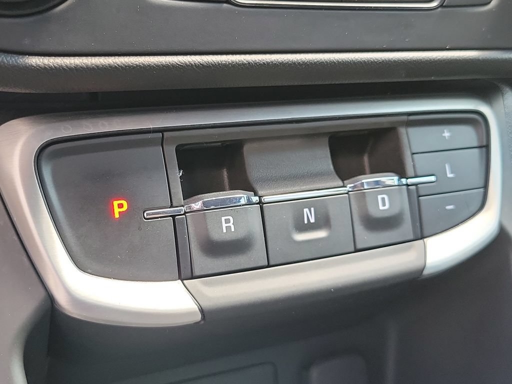Used 2024 GMC Terrain SLE AWD/4WD image 33