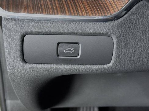 Used 2023 Volvo XC60 B5 Ultimate w/ Climate Package AWD/4WD image 11
