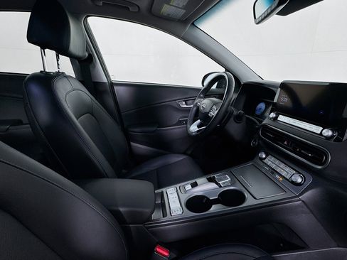 Used 2023 Hyundai Kona Limited image 28