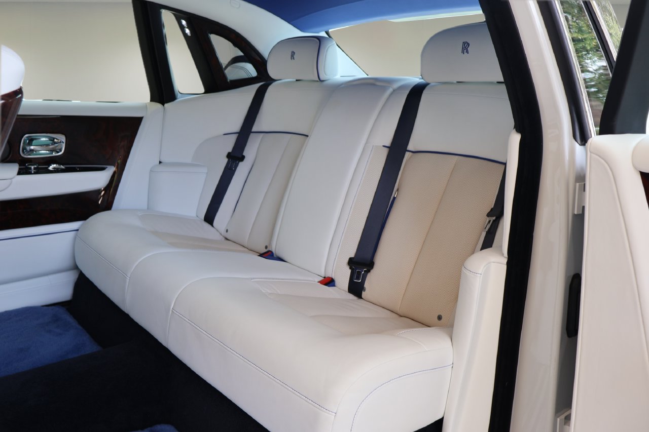 Certified 2023 Rolls-Royce Phantom Extended Wheelbase w/ Leather Finishing Pack RWD image 16
