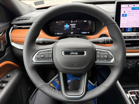 Certified 2025 Jeep Compass Limited w/ Elite Group AWD/4WD image 14