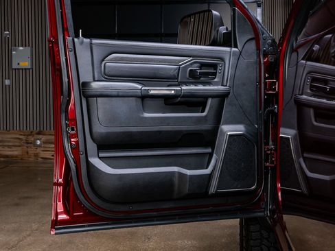 Used 2022 RAM 3500 Limited w/ Night Edition AWD/4WD image 33