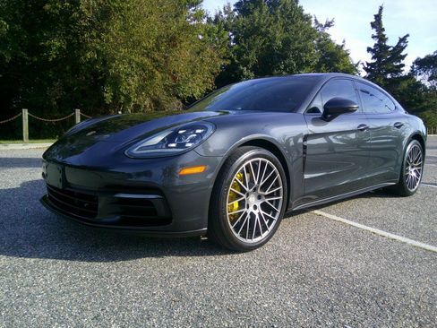 Used 2018 Porsche Panamera 4 image 9