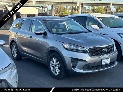 Used 2019 Kia Sorento LX image 1