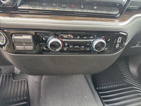 New 2026 GMC Sierra 1500 Elevation image 25