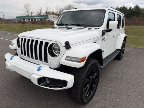 Used 2021 Jeep Wrangler Unlimited Sahara image 2