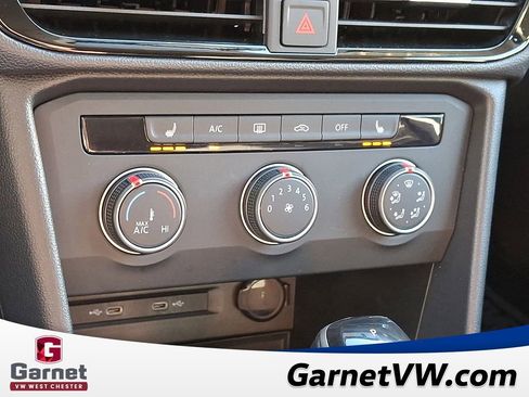 Certified 2022 Volkswagen Taos SE image 16