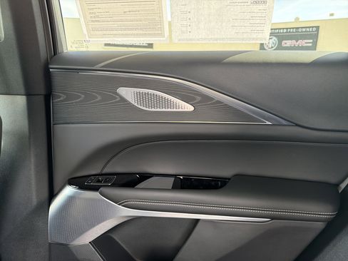 Used 2024 Cadillac Lyriq Luxury image 30