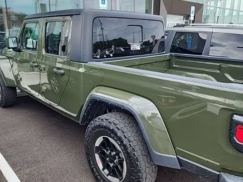 Used 2022 Jeep Gladiator Sport AWD/4WD image 8