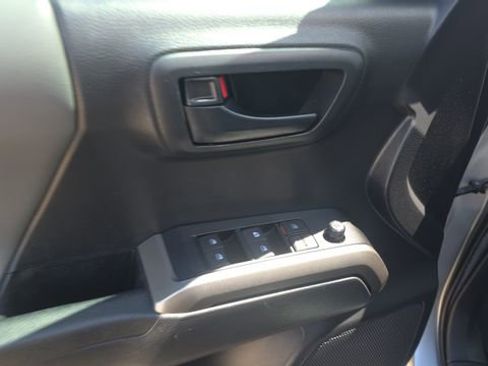 Used 2022 Toyota Tacoma SR5 image 11