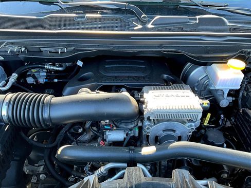 Used 2023 RAM 1500 Laramie AWD/4WD image 29