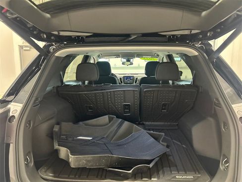 Used 2023 Chevrolet Equinox LT image 33