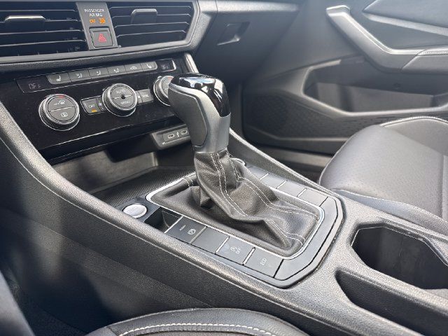 Used 2024 Volkswagen Jetta SE FWD image 23