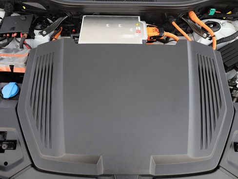 Used 2023 Audi e-tron Premium Plus w/ Premium Plus Package image 34