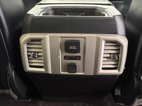 Used 2015 Ford F150 Lariat w/ Equipment Group 502A Luxury AWD/4WD image 28