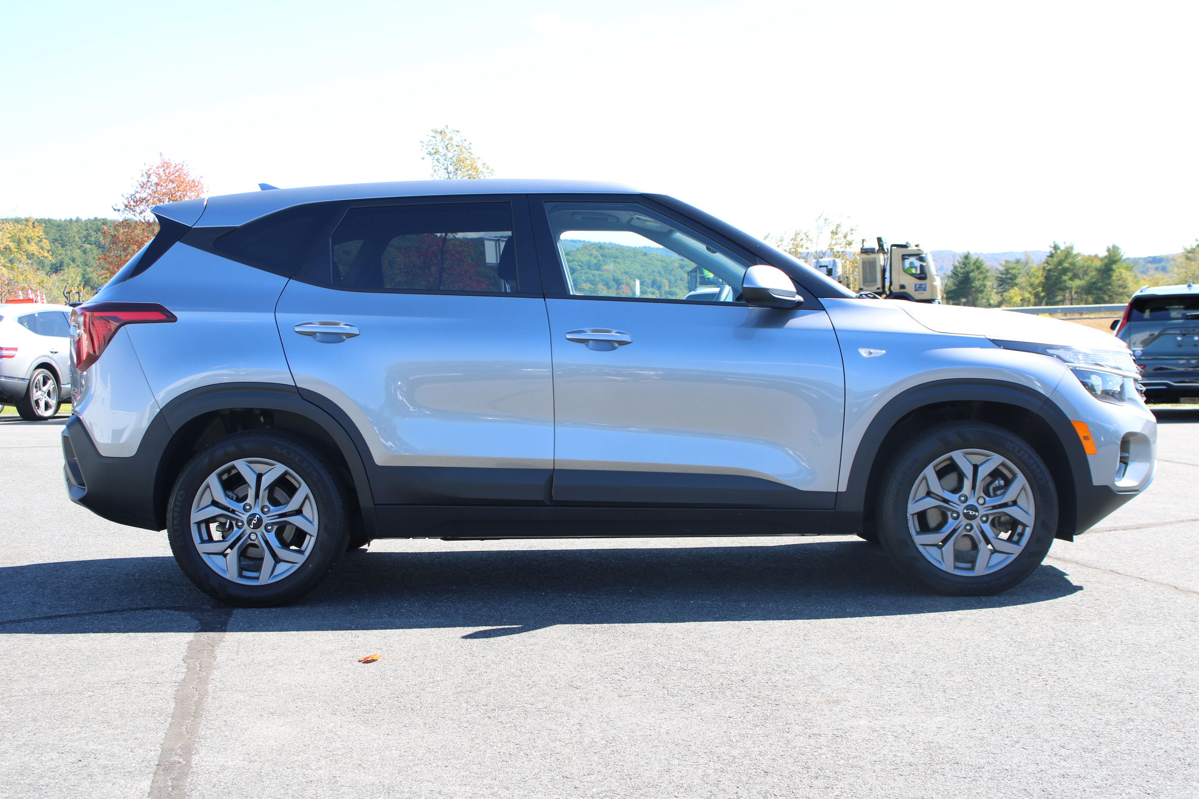 Used 2024 Kia Seltos LX AWD/4WD image 5