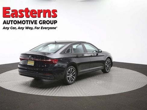 Used 2025 Volkswagen Jetta SE FWD image 41