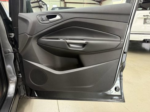 Used 2018 Ford Escape SEL AWD/4WD image 16