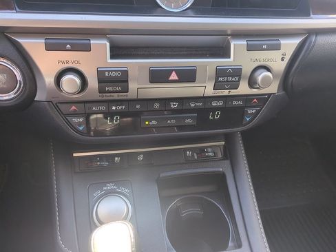 Used 2016 Lexus ES 350 w/ Navigation System Package FWD image 15