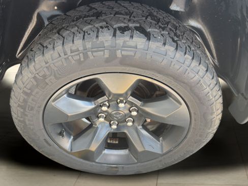 Used 2019 RAM 1500 Big Horn AWD/4WD image 6
