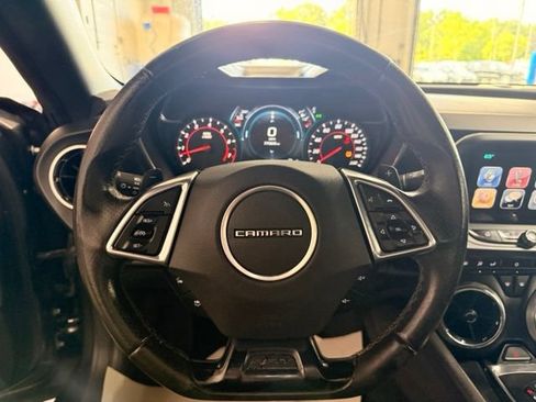 Used 2017 Chevrolet Camaro SS RWD image 11