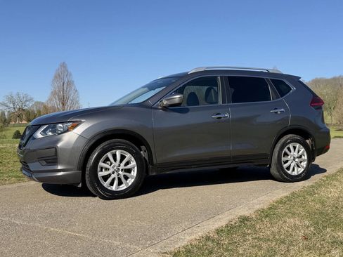 Used 2019 Nissan Rogue SV image 10