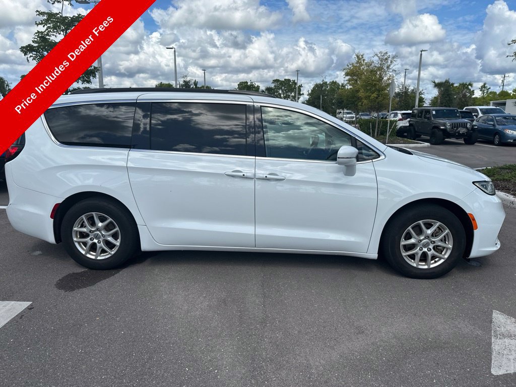 Used 2022 Chrysler Pacifica Touring-L FWD image 6