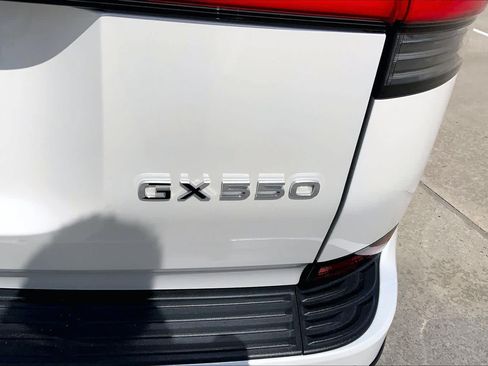 Used 2024 Lexus GX 550 w/ Accessory Package (Z1) AWD/4WD image 10