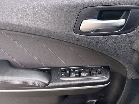 Used 2022 Dodge Charger SXT image 10