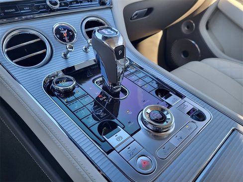 Used 2023 Bentley Continental GT V8 image 13