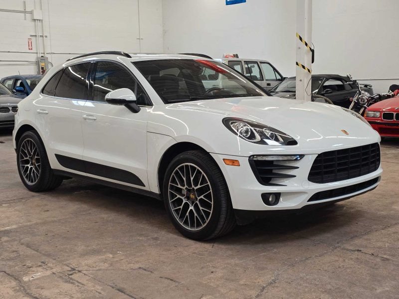 Used 2018 Porsche Macan Sport Edition AWD/4WD image 1