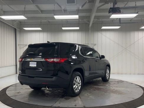 Used 2021 Chevrolet Traverse LS FWD image 8