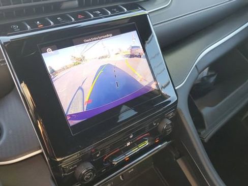 Certified 2024 Jeep Grand Cherokee L Laredo image 15