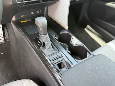 Used 2026 Toyota Camry SE w/ Multimedia Upgrade Package FWD image 17