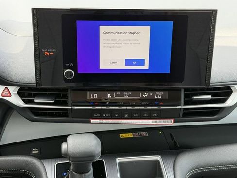 New 2026 Toyota Sienna LE FWD image 14