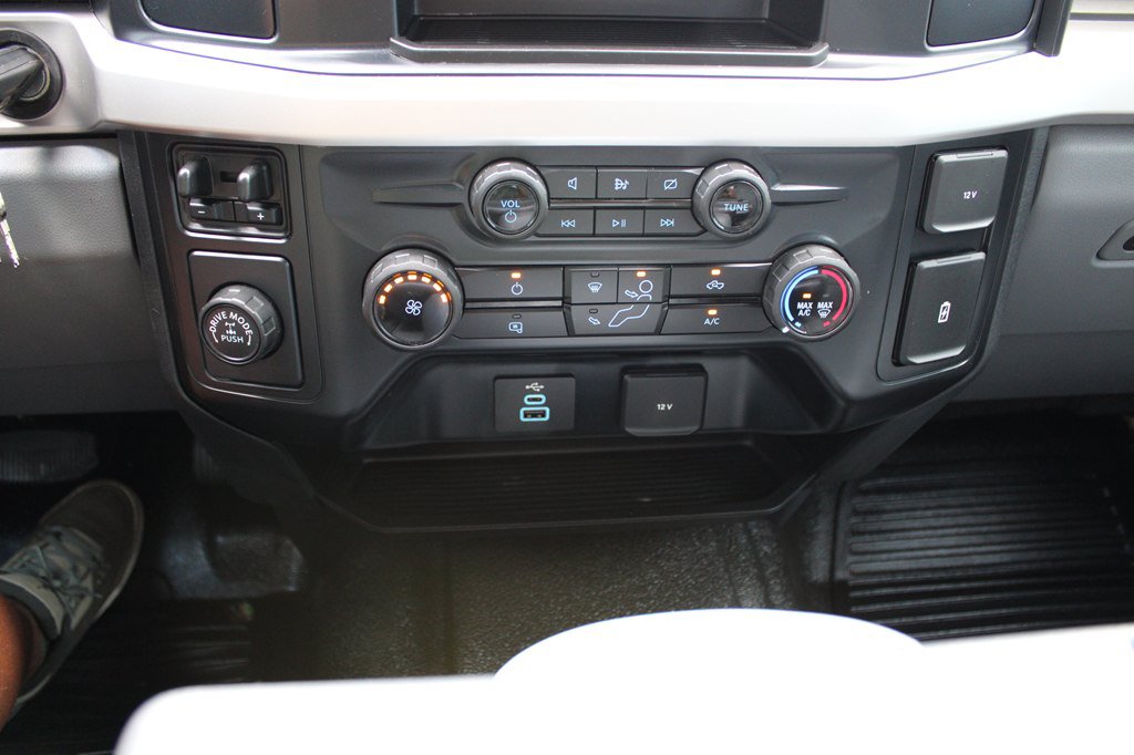 Used 2024 Ford F350 XL w/ 360-Degree Camera Package RWD image 29